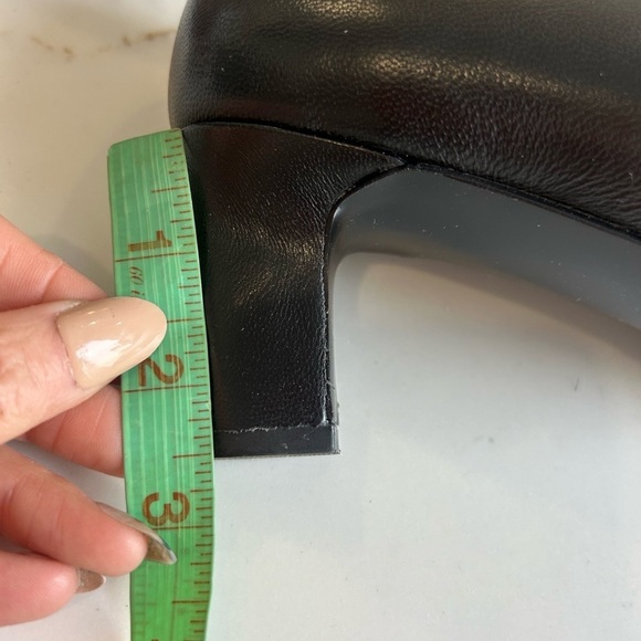 Vionic Women's Madison Mia Black Heels size 10 - Picture 3 of 3